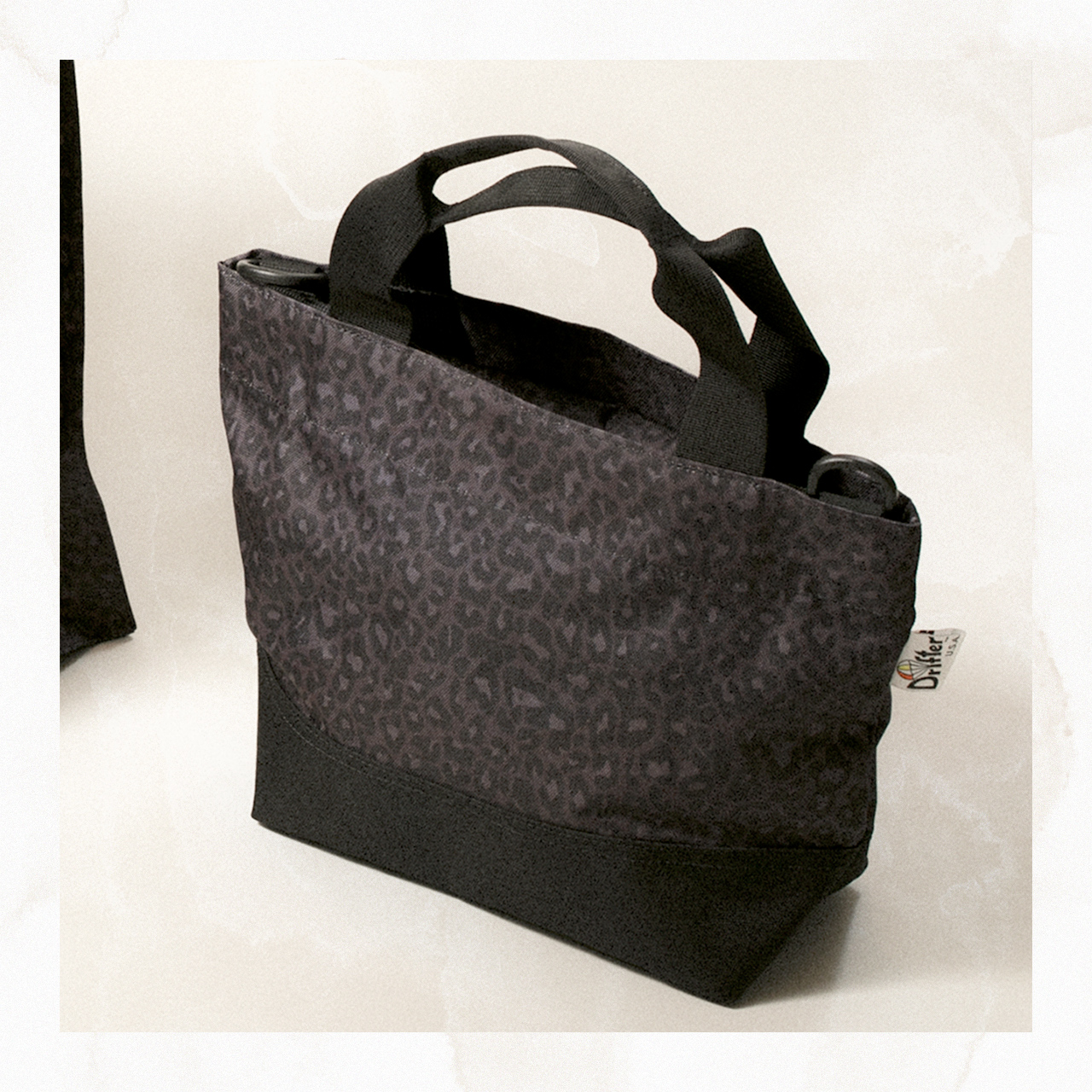 drifter-daily-tote-black-leopard